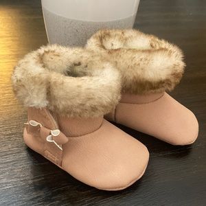 The cutest baby booties perfect for winter!